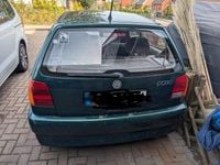 Gebraucht VW Polo 50 PS (36 kW) 1999 Grün Kleinwagen