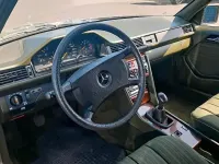Gebraucht Mercedes E300 179 PS (131 kW) 1986 Grün Kombi