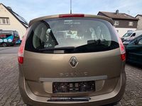 Gebraucht Renault Scénic III 110 PS (80 kW) 2014 Braun Limousine