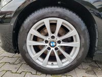 Gebraucht BMW 330 Advantage 252 PS (185 kW) 2016 Schwarz Limousine