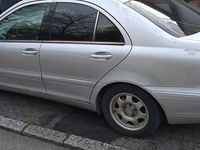 Second-hand Mercedes 220 143 CP (105 kW) 2000 Argintiu Berlinǎ