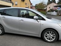 Gebraucht Toyota Verso 150 PS (110 kW) 2009 Silber Van / Kleinbus