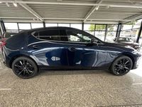 Neu Mazda 3 140 PS (102 kW) 2026 Blau Limousine