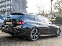 Gebraucht BMW 318 Shadowline 150 PS (110 kW) 2024 Schwarz Kombi