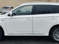 Gebraucht Mitsubishi Outlander P-HEV Basis 224 PS (164 kW) 2019 Weiß SUV