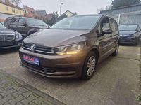 Gebraucht VW Touran Trendline 110 PS (80 kW) 2016 Nutshell brown metallic Van / Kleinbus