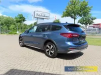 Gebraucht Ford Focus Active X 125 PS (91 kW) 2023 Blau Kombi