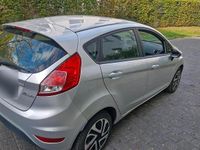 Gebraucht Ford Fiesta 75 PS (55 kW) 2014 Silber Kleinwagen