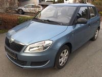 Gebraucht Skoda Fabia 60 PS (44 kW) 2010 Blau Limousine