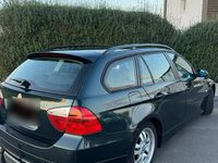 Gebraucht BMW 318 122 PS (89 kW) 2007 Grün Kombi