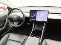 Gebraucht Tesla Model 3 Standard Range 225 kW (306 PS) 2020 Rot Limousine