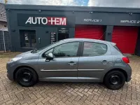 Gebraucht Peugeot 207 90 PS (66 kW) 2011 Grau Limousine
