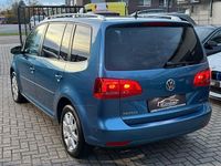 Gebraucht VW Touran Cup 105 PS (77 kW) 2015 Blau Van / Kleinbus