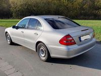 Gebraucht Mercedes E240 Elegance 177 PS (130 kW) 2003 Silber Limousine