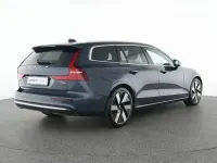 Gebraucht Volvo V60 Plus 455 PS (334 kW) 2024 Blau Kombi