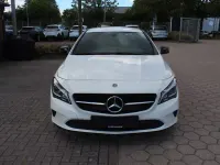 Gebraucht Mercedes CLA220 Shooting Brake 177 PS (130 kW) 2018 Calcitweiss/zirrusweiss Kombi