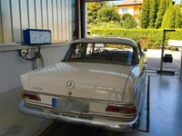 Gebraucht Mercedes 200 95 PS (69 kW) 1965 Weiß Limousine