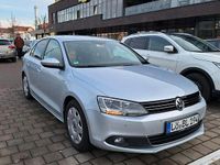Gebraucht VW Jetta 140 PS (102 kW) 2014 Silber Limousine