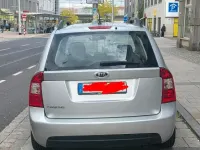 Gebraucht Kia Carens 132 PS (97 kW) 2010 Van / Kleinbus