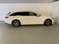 Gebraucht Mercedes E200 Avantgarde 204 PS (150 kW) 2025 Manufaktur lack manufaktur opalithweiß bright Kombi