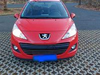 Gebraucht Peugeot 207 74 PS (54 kW) 2011 Rot Kleinwagen