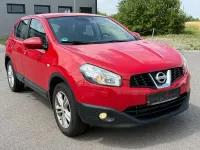 Gebraucht Nissan Qashqai Acenta 131 PS (96 kW) 2013 Rot SUV