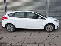 Gebraucht Ford Focus 125 PS (91 kW) 2017 Weiß Limousine