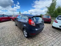 Gebraucht Ford Fiesta Ambiente 60 PS (44 kW) 2013 Grau Kleinwagen