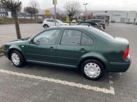 Second-hand VW Bora 101 CP (74 kW) 1999 Verde Berlinǎ