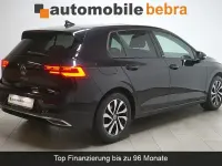 Używany VW Golf VIII Active 150 KM (110 kW) 2022 Czarny Sedan/Limuzyna
