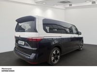 Second-hand VW Multivan Style 150 CP (110 kW) 2025 Alb Monovolum