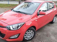 Gebraucht Hyundai i20 Trend 86 PS (63 kW) 2012 Rot Limousine
