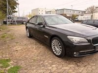 Gebraucht BMW 740 326 PS (239 kW) 2010 Schwarz Limousine