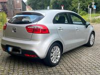 Gebraucht Kia Rio 86 PS (63 kW) 2013 Silber Kleinwagen