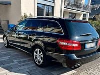 Gebraucht Mercedes E220 Avantgarde 170 PS (125 kW) 2011 Schwarz Limousine