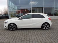 Gebraucht Mercedes A180 122 PS (89 kW) 2014 Weiß Limousine