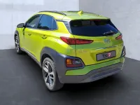 Gebraucht Hyundai Kona Style 177 PS (130 kW) 2019 Acid yellow (metallic) SUV
