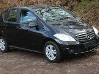 Gebraucht Mercedes A160 82 PS (60 kW) 2009 Kosmosschwarz  metalliclack Kleinwagen