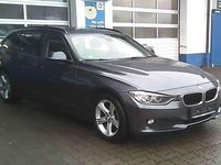 Gebraucht BMW 320 184 PS (135 kW) 2014 Mineralgraumetallic Kombi