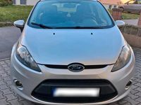 Gebraucht Ford Fiesta 95 PS (69 kW) 2012 Silber Kleinwagen