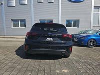 Neu Ford Focus Titanium 125 PS (91 kW) 2025 Agate black metallic Limousine