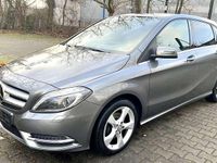 Gebraucht Mercedes B200 136 PS (100 kW) 2014 Mountaingrau Kleinwagen