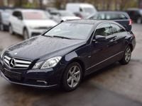 Gebraucht Mercedes E200 Elegance 184 PS (135 kW) 2010 Blau Coupé