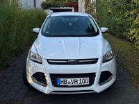 Gebraucht Ford Kuga Individual 150 PS (110 kW) 2015 Weiß SUV