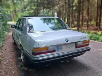 Gebraucht BMW 520 125 PS (91 kW) 1984 Silber Limousine