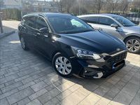 Gebraucht Ford Focus ST-Line 120 PS (88 kW) 2018 Schwarz Kombi