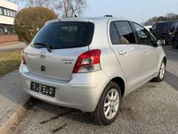 Gebraucht Daihatsu Charade 99 PS (72 kW) 2012 Silber Limousine