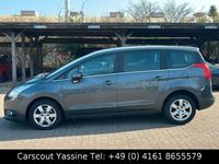 Gebraucht Peugeot 5008 Active 156 PS (114 kW) 2012 Grau Van / Kleinbus