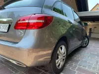 Gebraucht Mercedes B200 156 PS (114 kW) 2016 Grau Kleinwagen