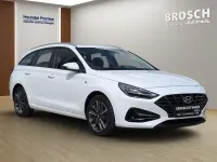 Gebraucht Hyundai i30 Trend 160 PS (117 kW) 2023 Atlas white Kombi